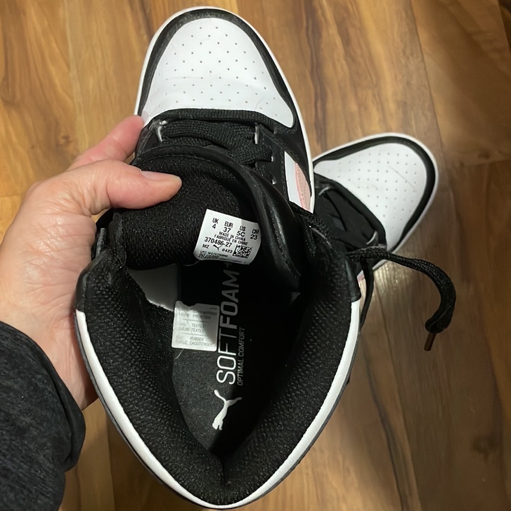 Shoes - Picture 2 of 5